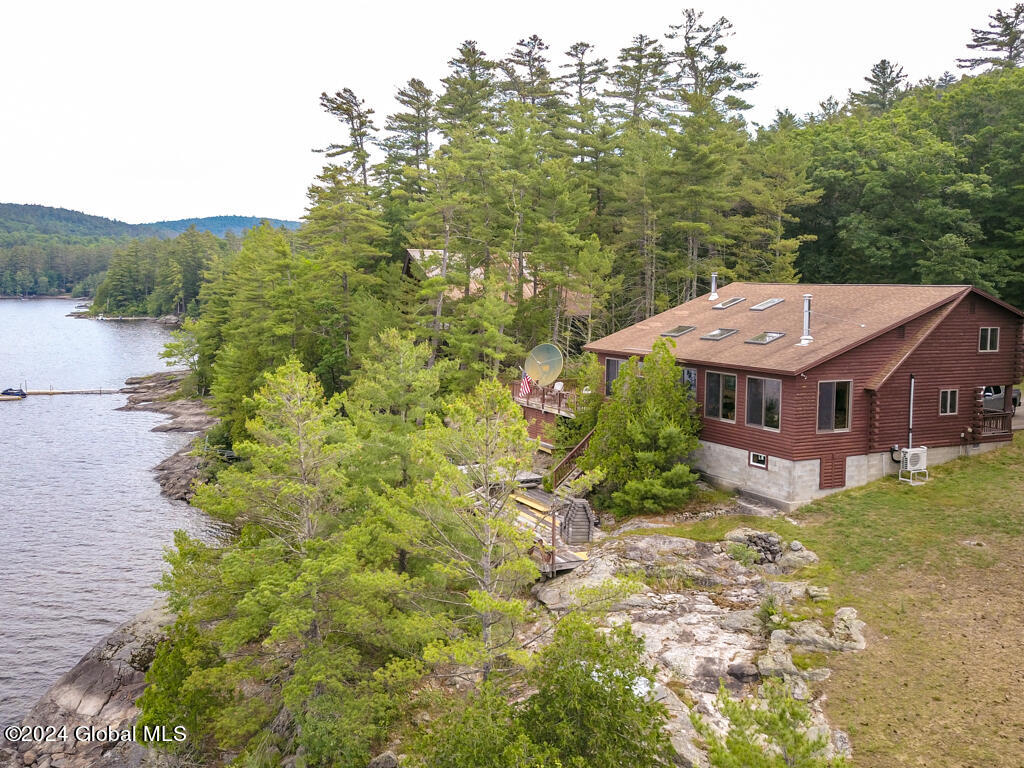 59 Loomis Lane