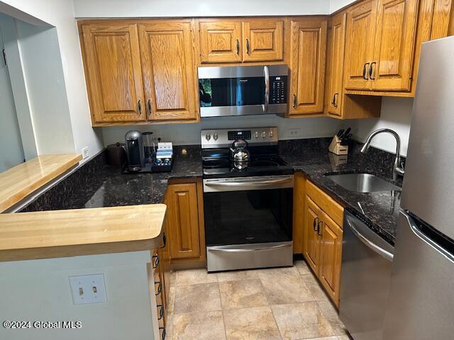 110 Sagamore Road, 5B6