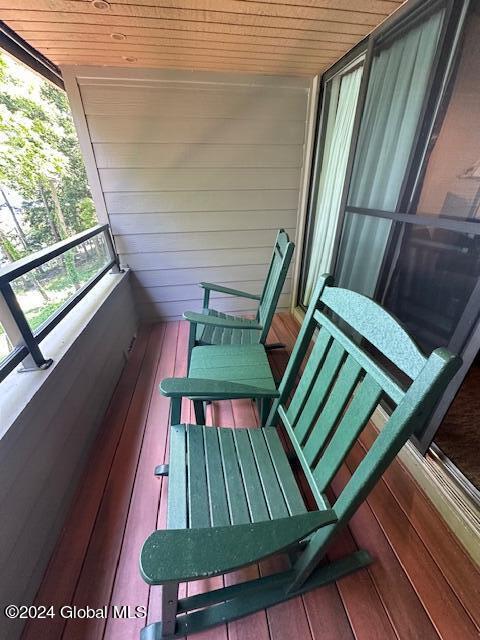 110 Sagamore Road, 5B6