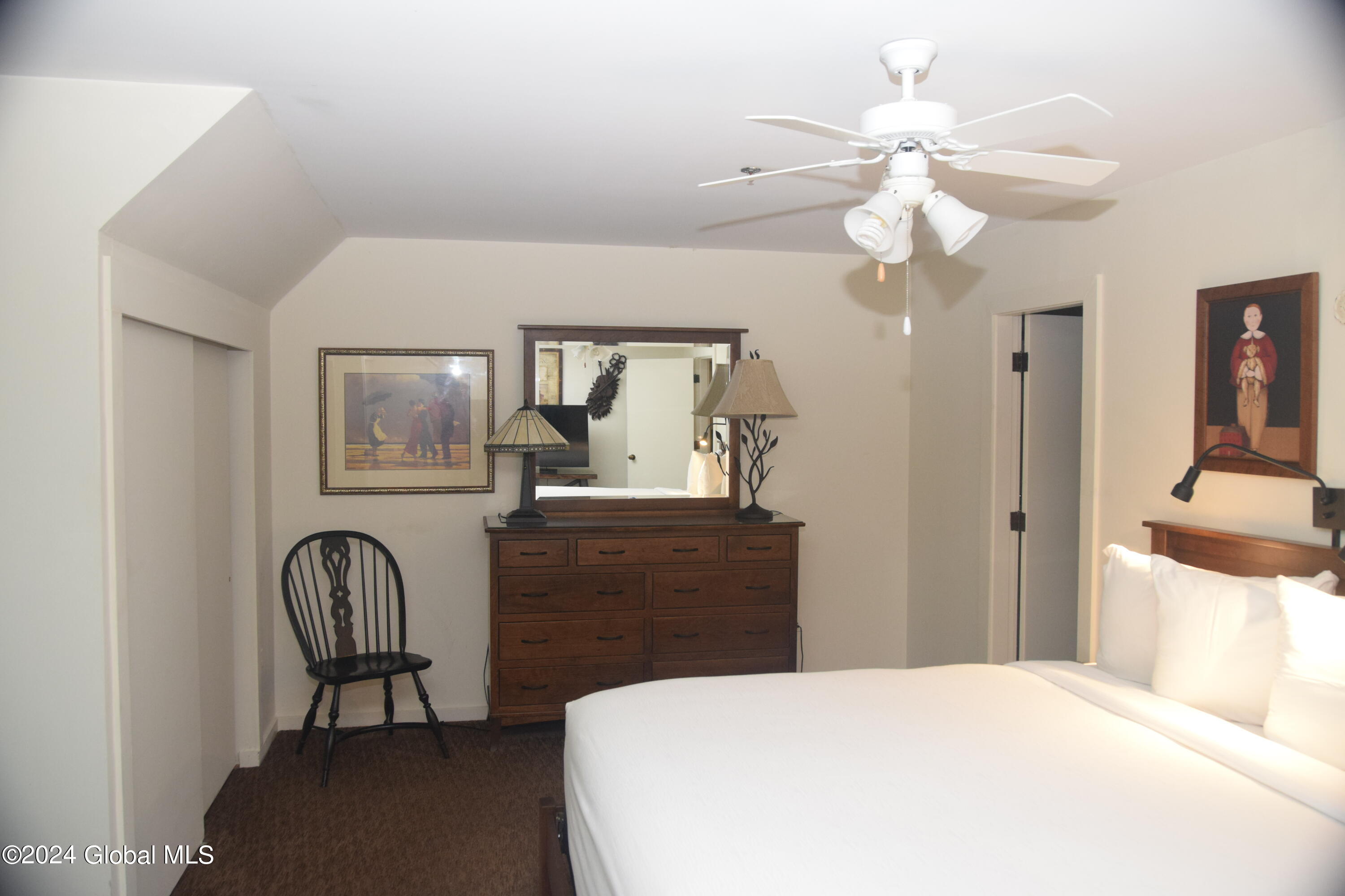 110 Sagamore Road, 5B6