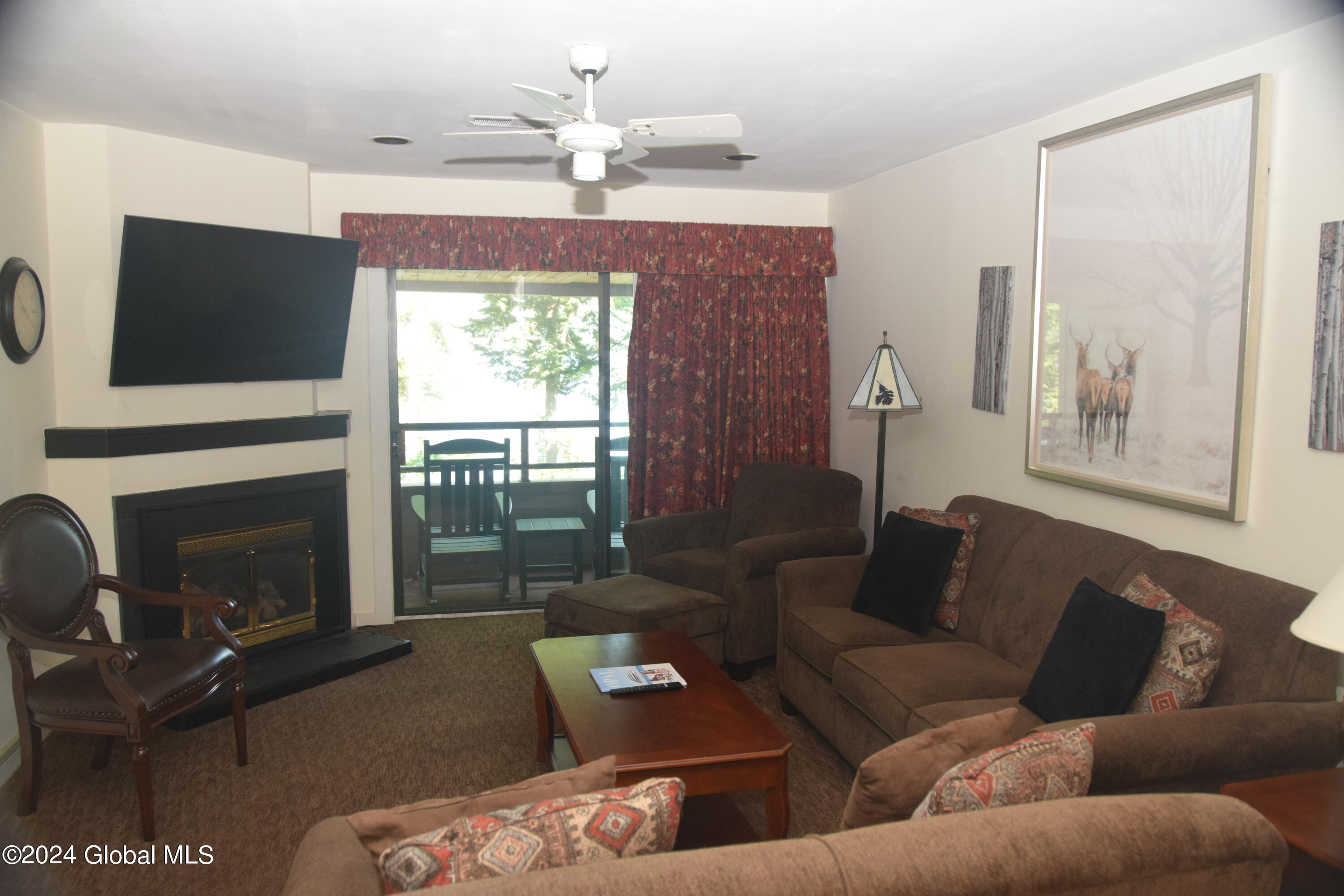 110 Sagamore Road, 5B6