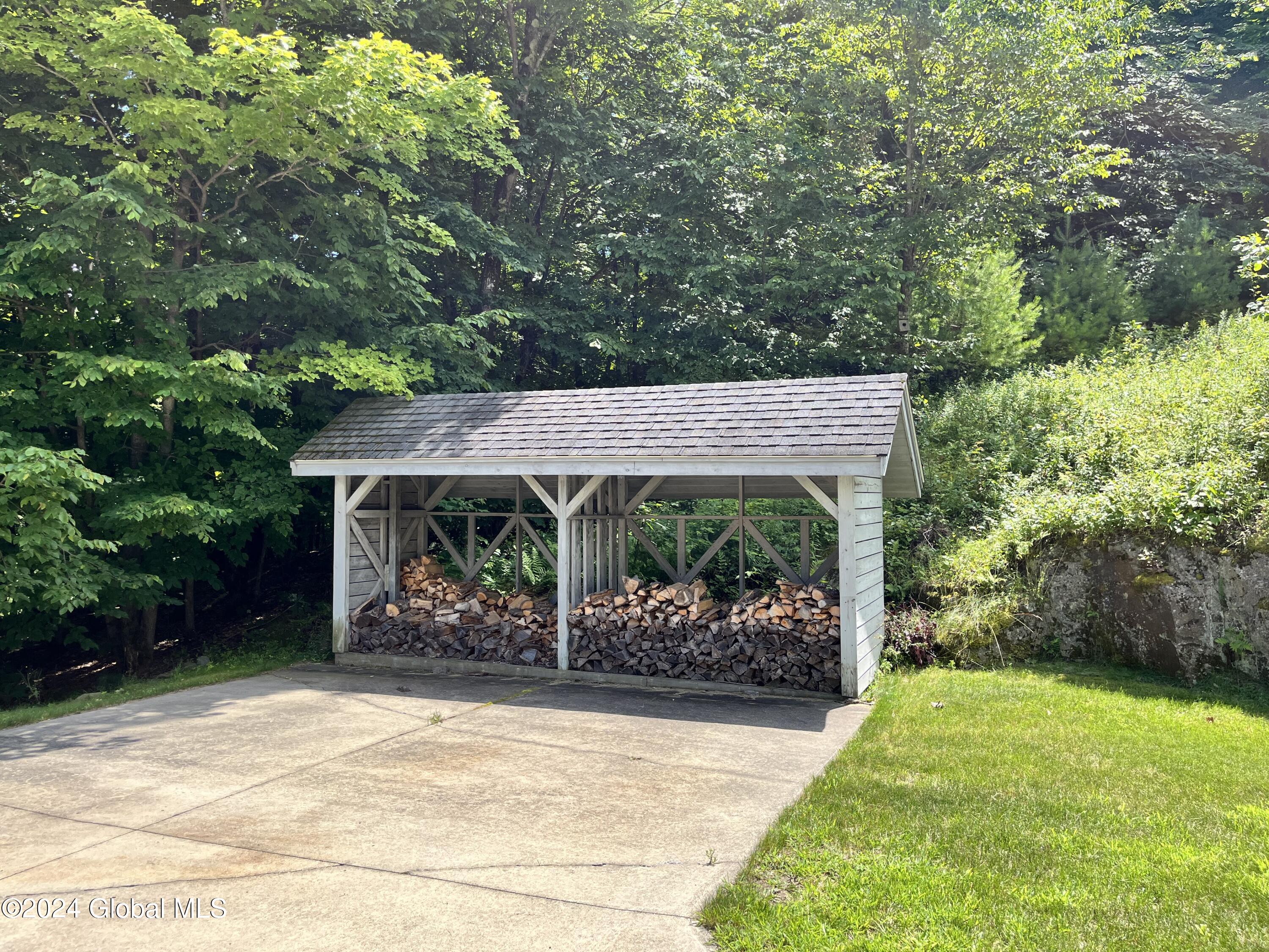 275 Lockhart Mountain Road