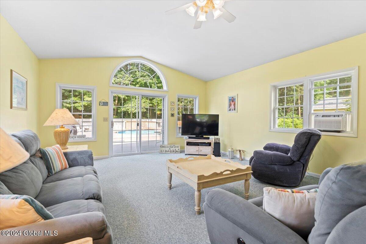 4 Kimberly Lane