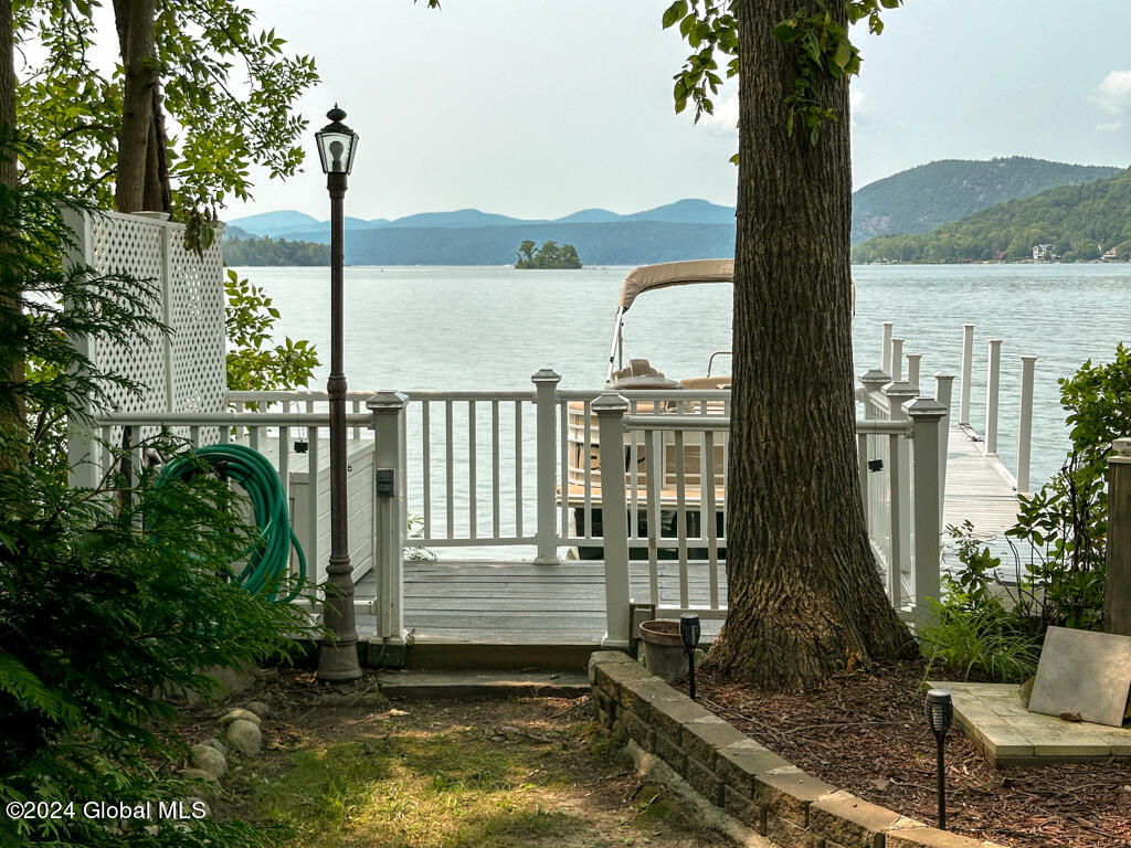 17 Mossy Point Road