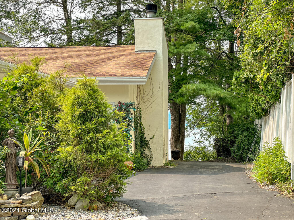 17 Mossy Point Road