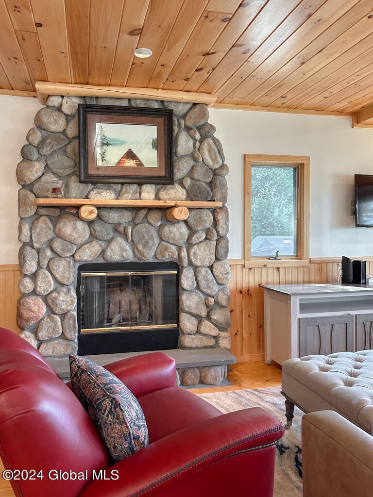 2126 Black Point Road