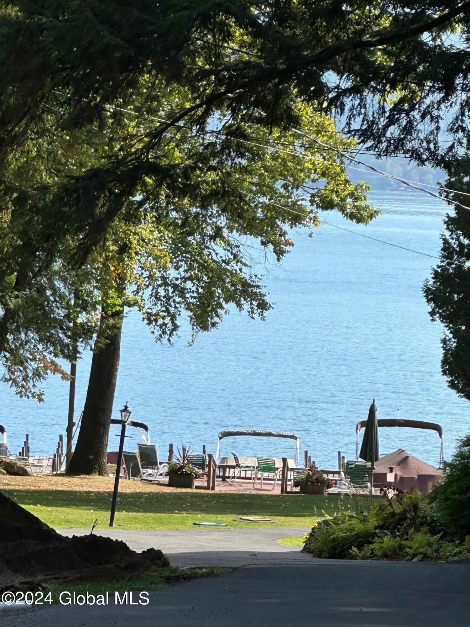 12 Island View Loop