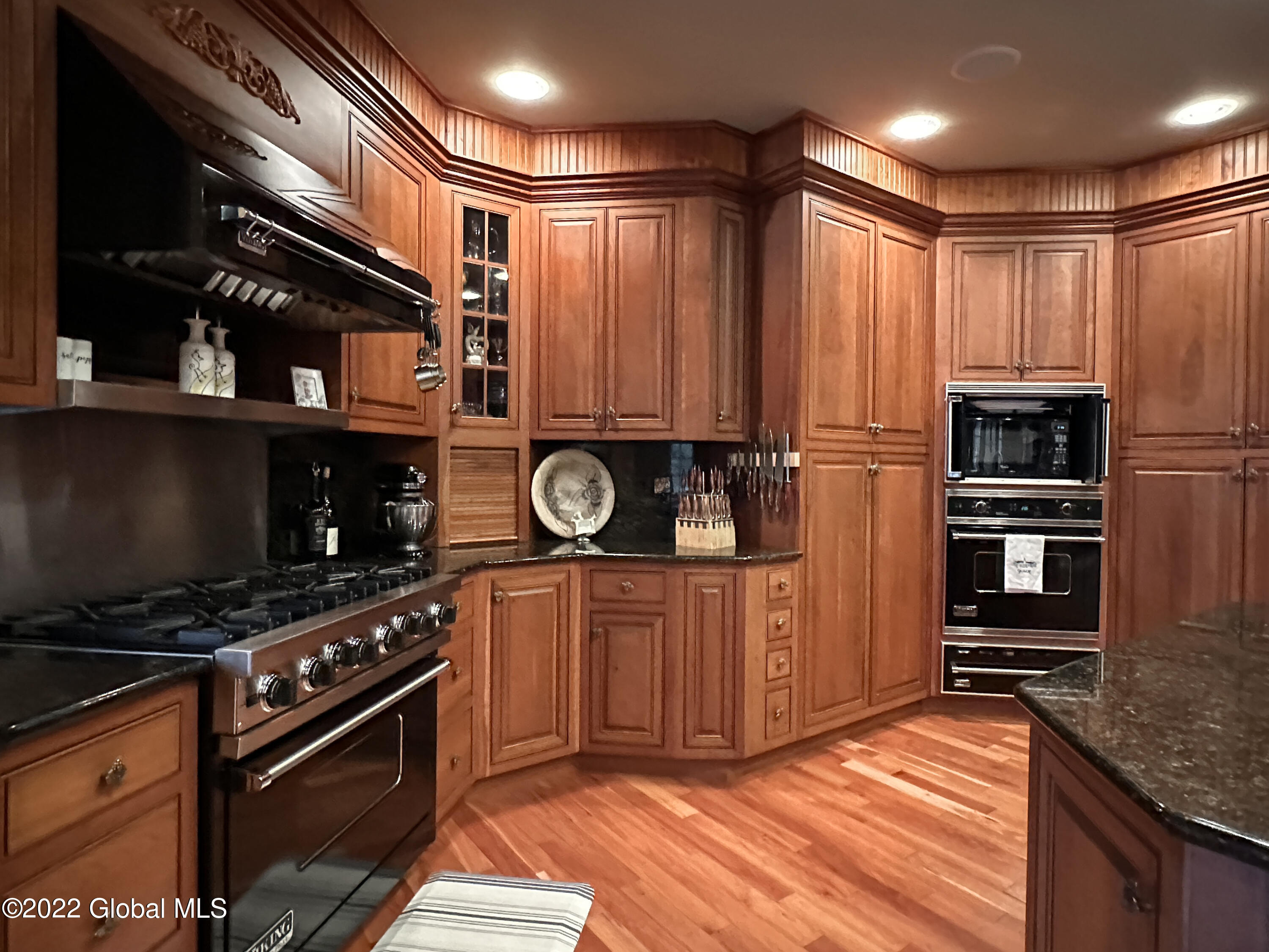 5952 Lake Shore Drive