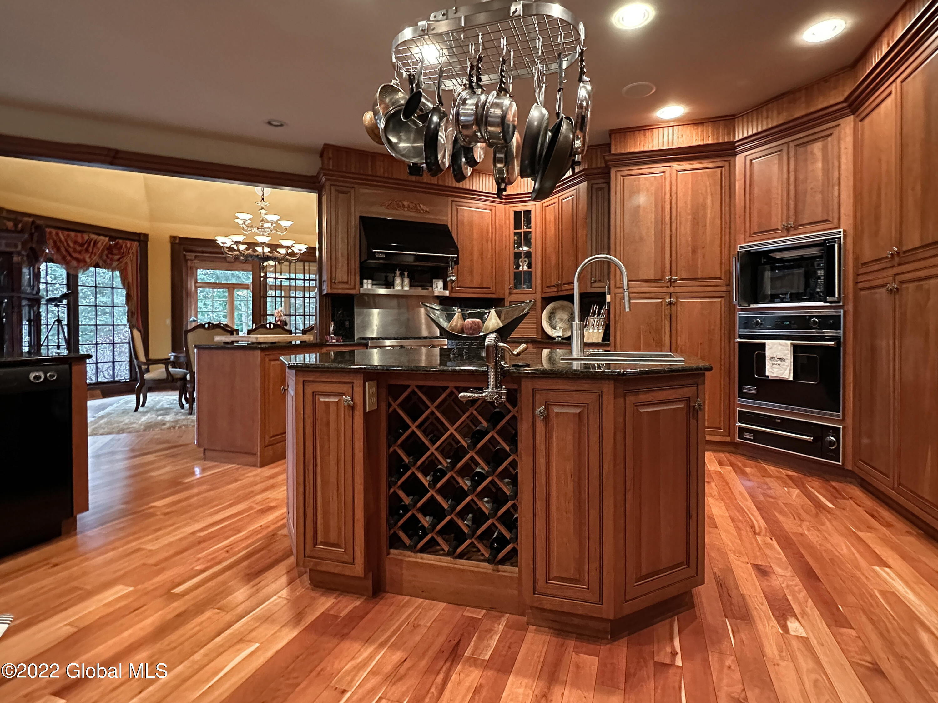 5952 Lake Shore Drive