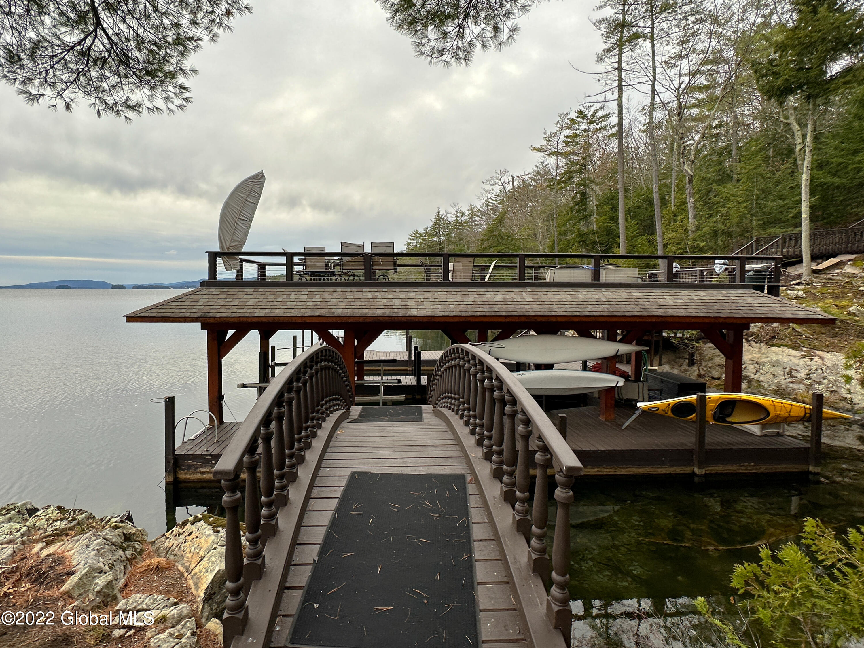 5952 Lake Shore Drive