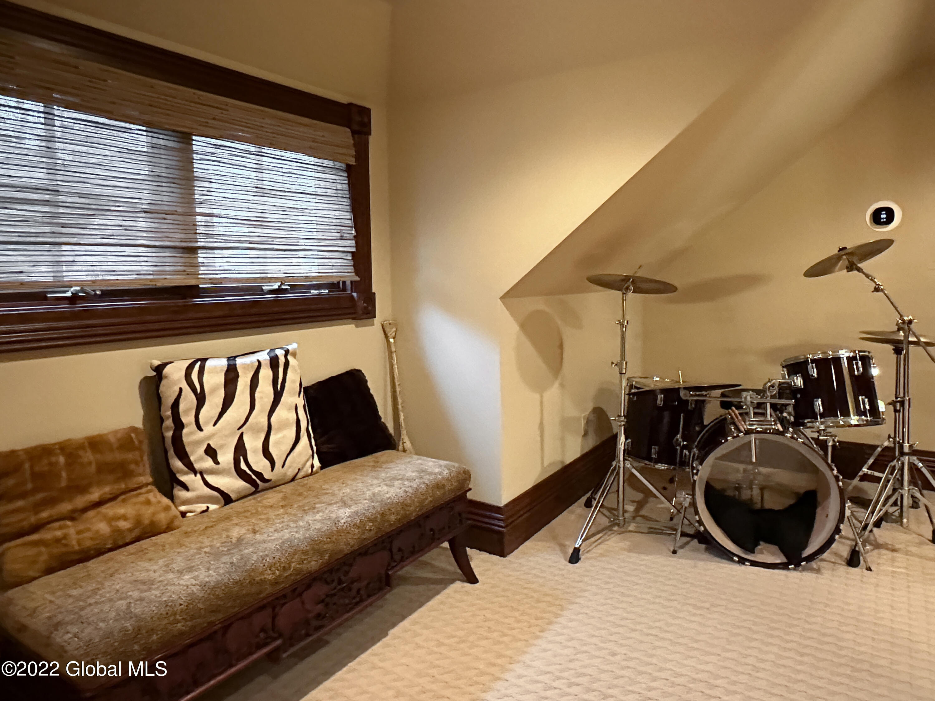 5952 Lake Shore Drive