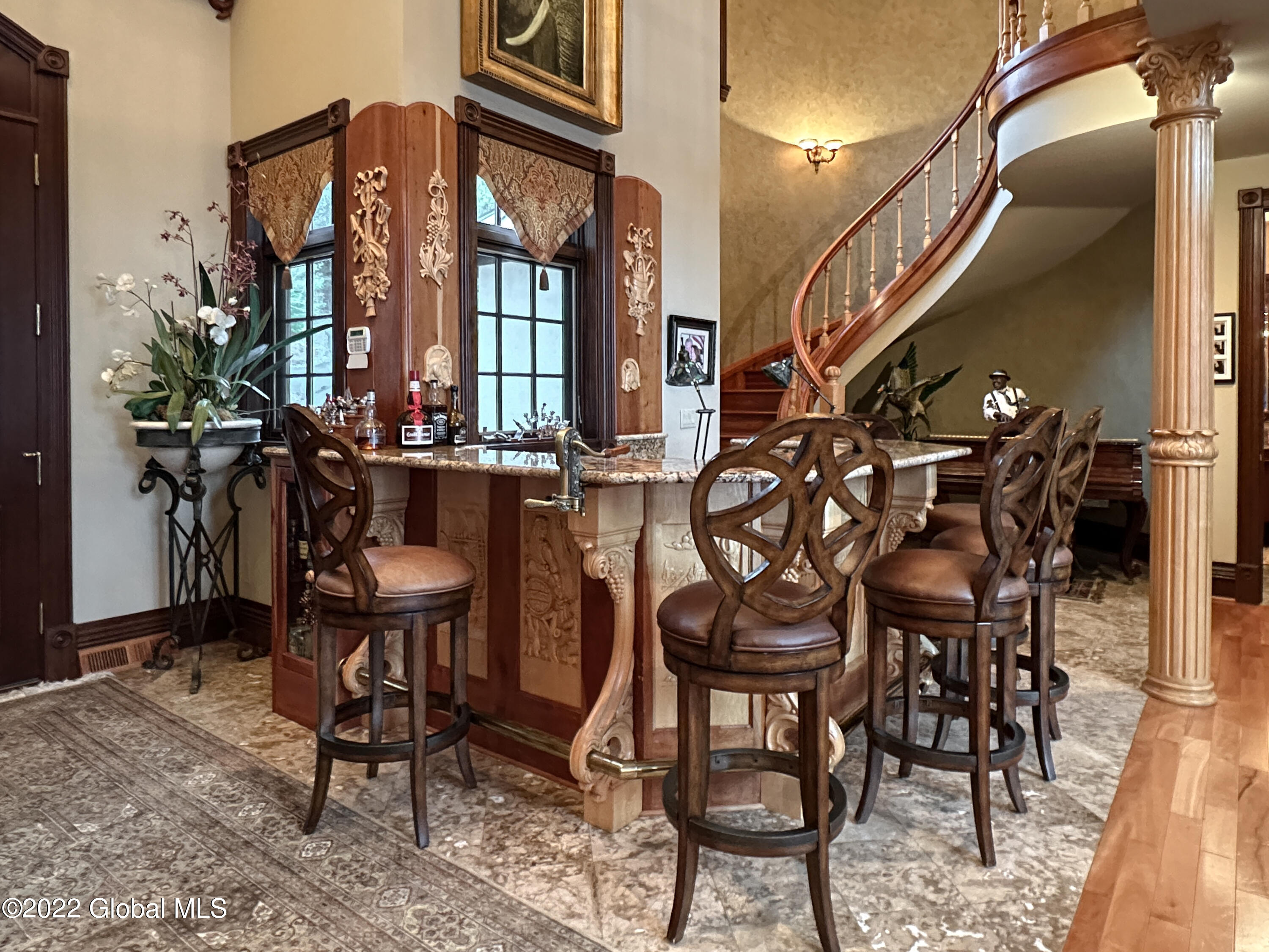 5952 Lake Shore Drive