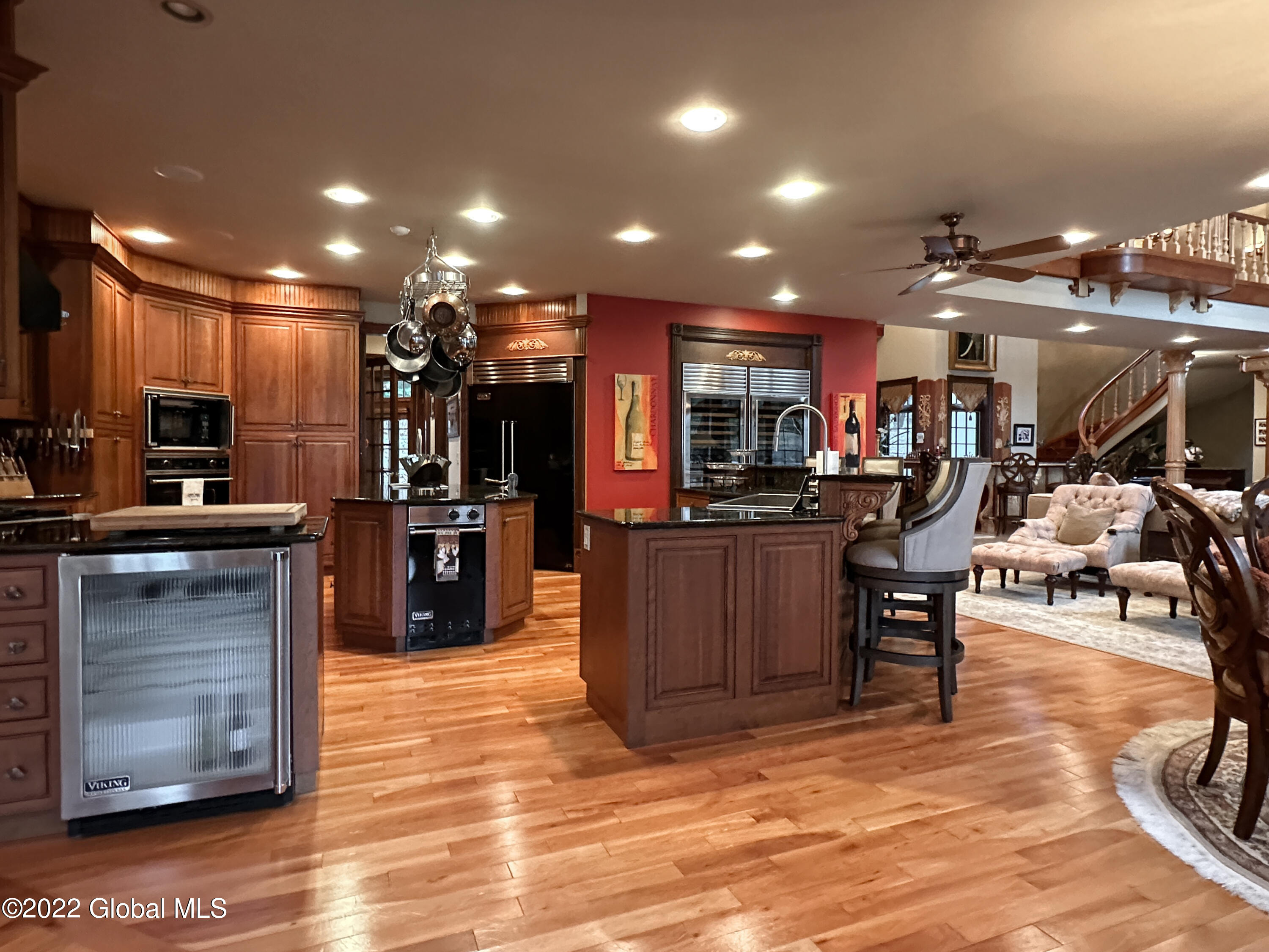 5952 Lake Shore Drive