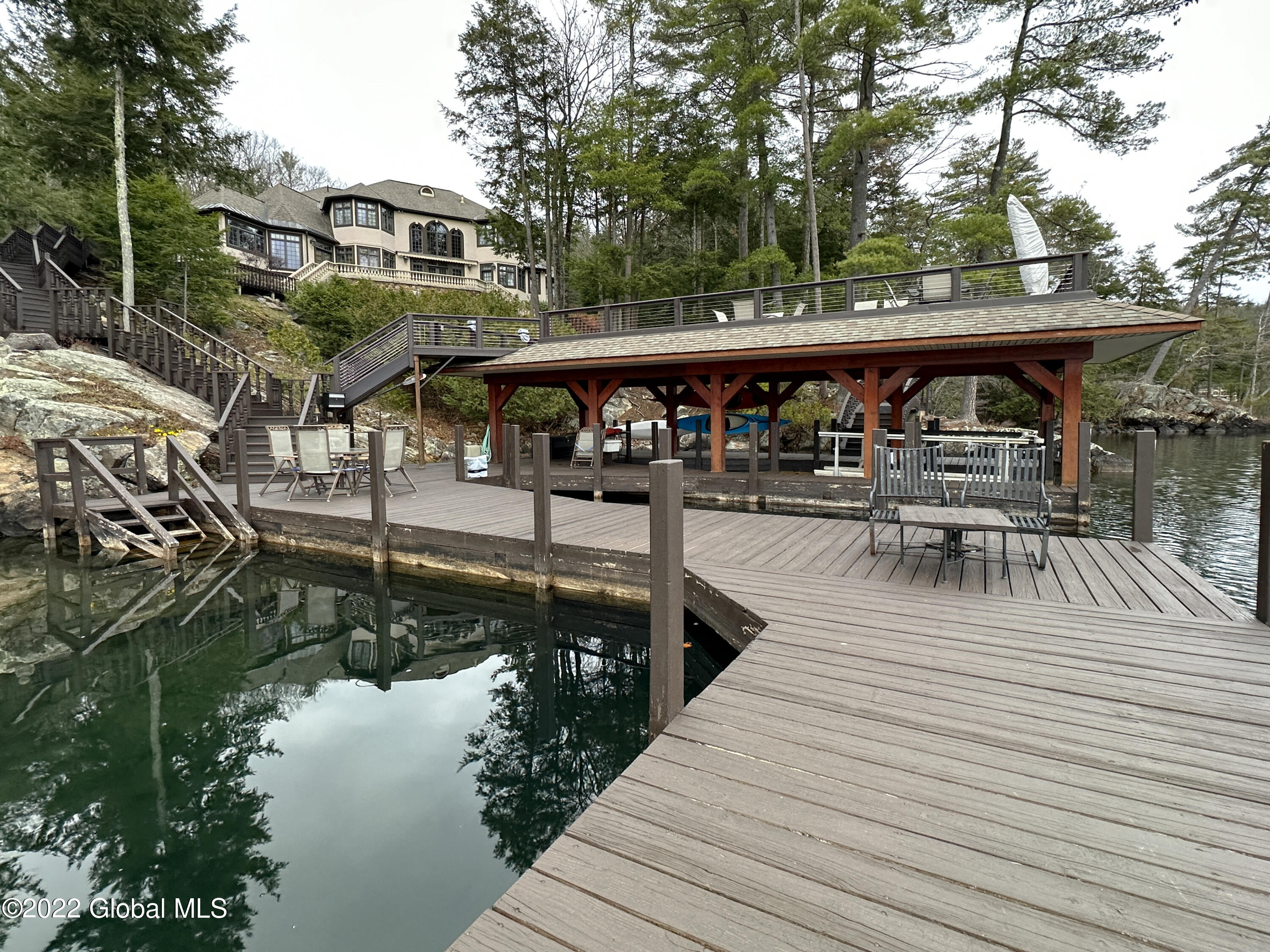 5952 Lake Shore Drive