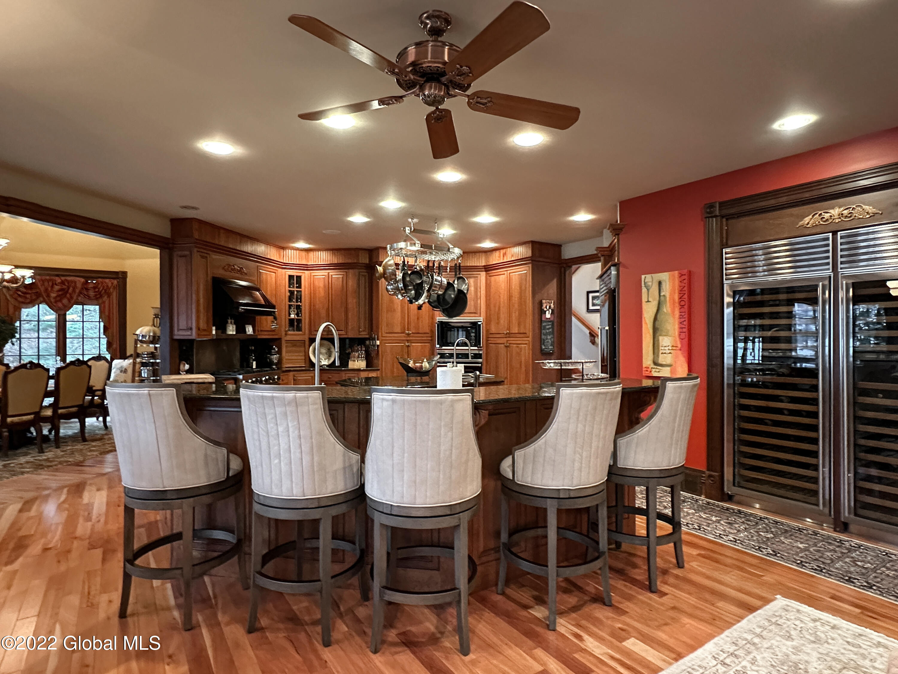 5952 Lake Shore Drive