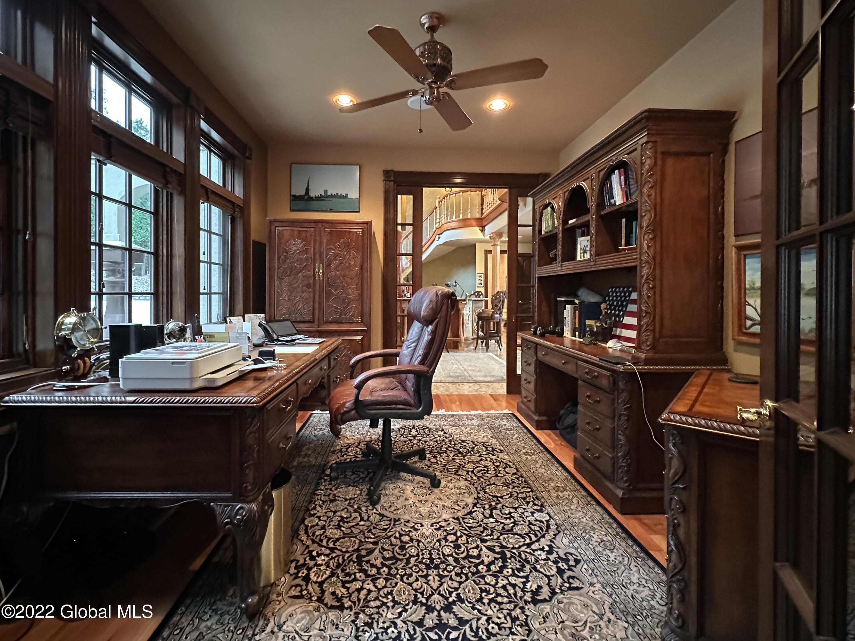 5952 Lake Shore Drive