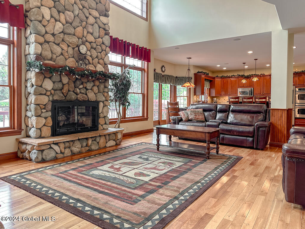 18 Oak Valley Way