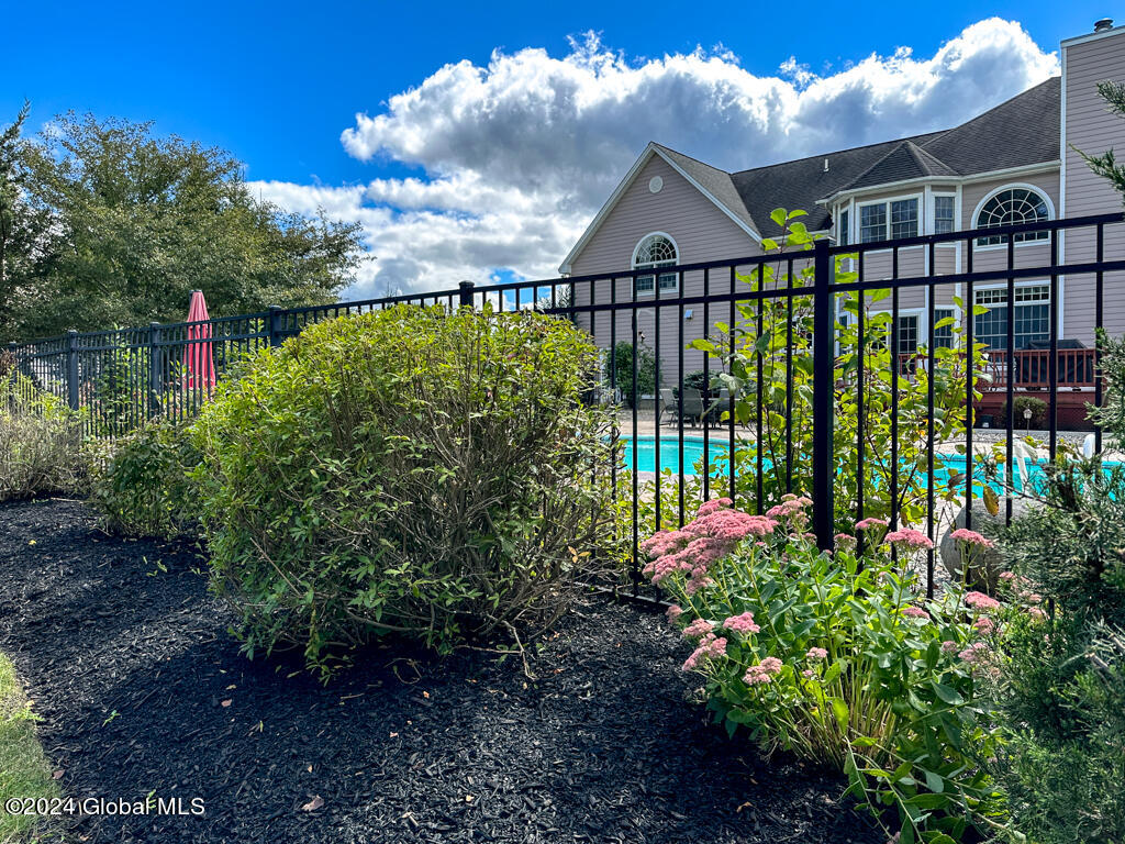 18 Oak Valley Way