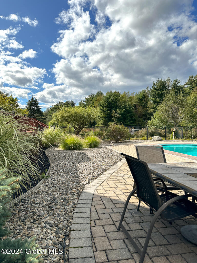 18 Oak Valley Way