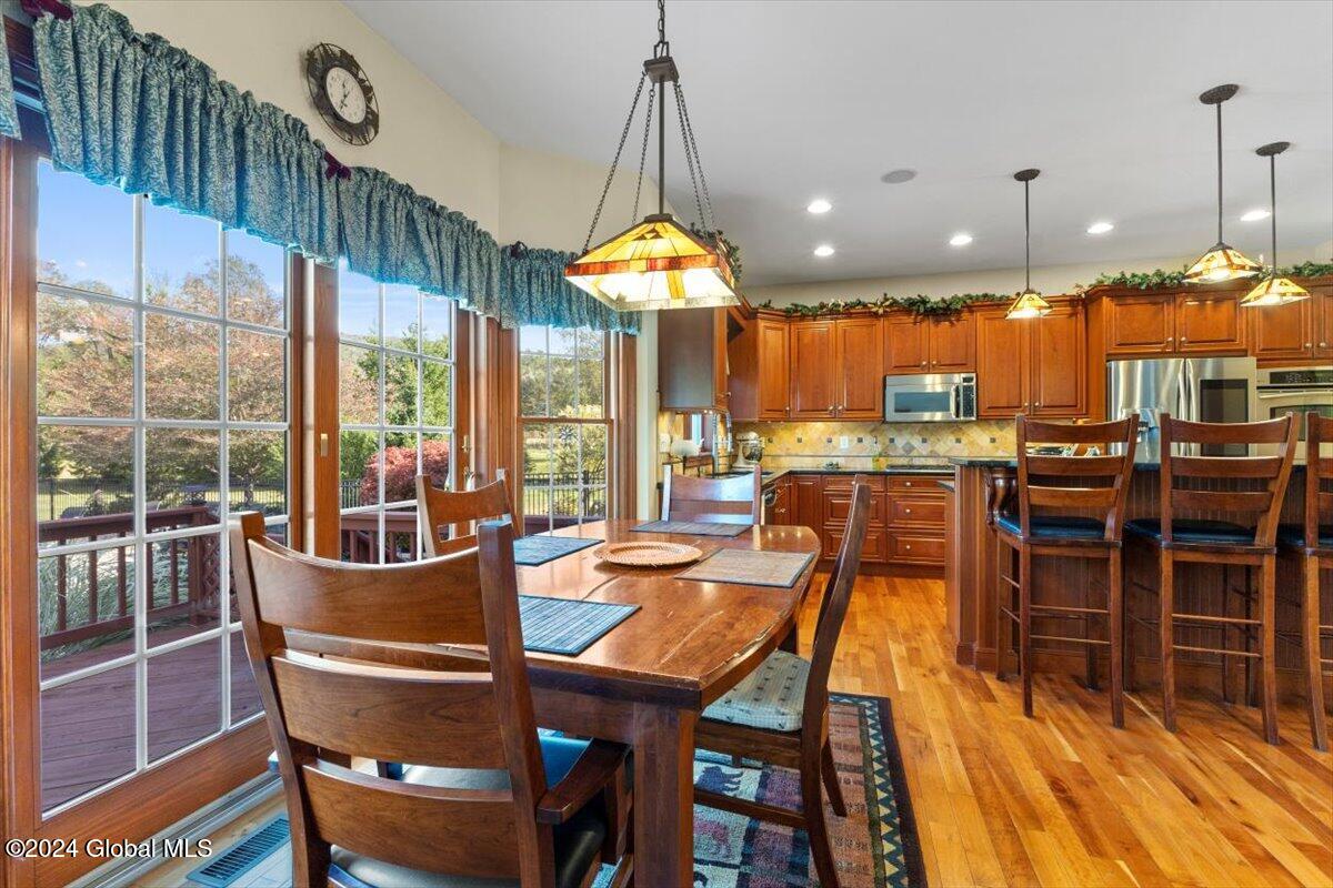 18 Oak Valley Way