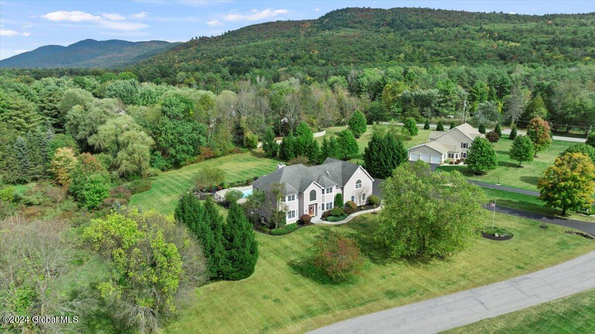 18 Oak Valley Way