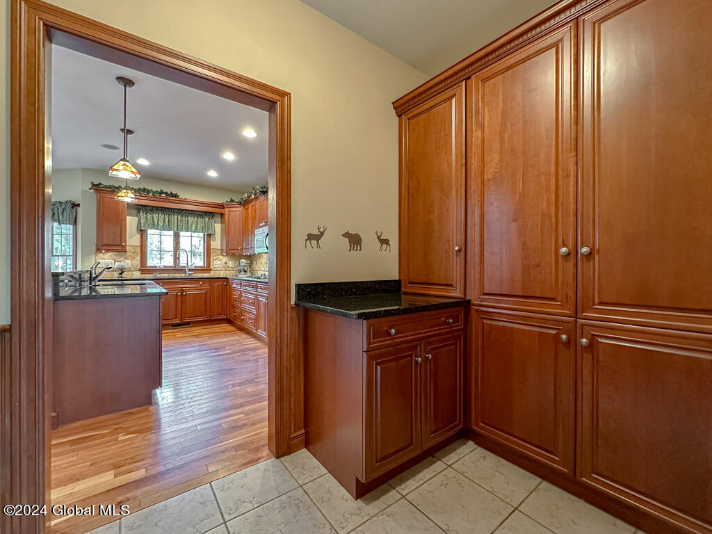 18 Oak Valley Way