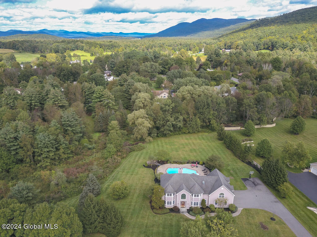 18 Oak Valley Way