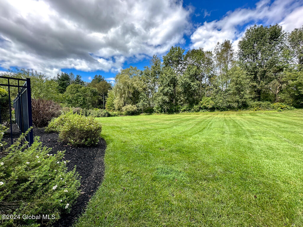 18 Oak Valley Way