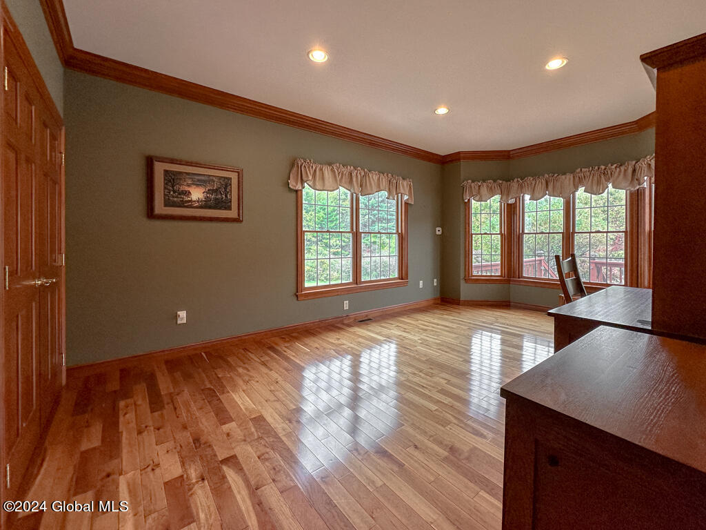 18 Oak Valley Way