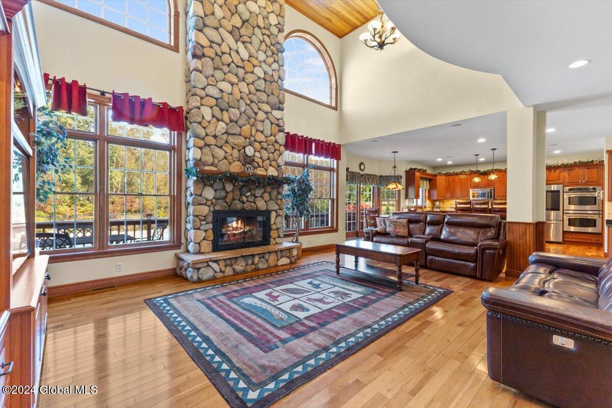 18 Oak Valley Way