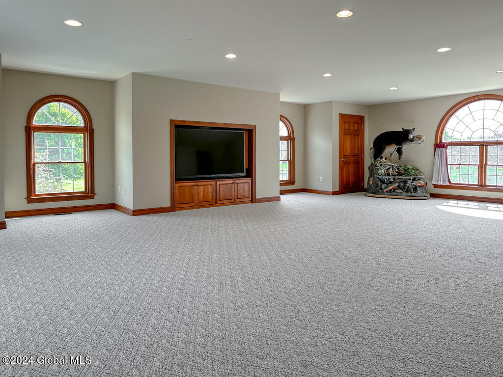 18 Oak Valley Way