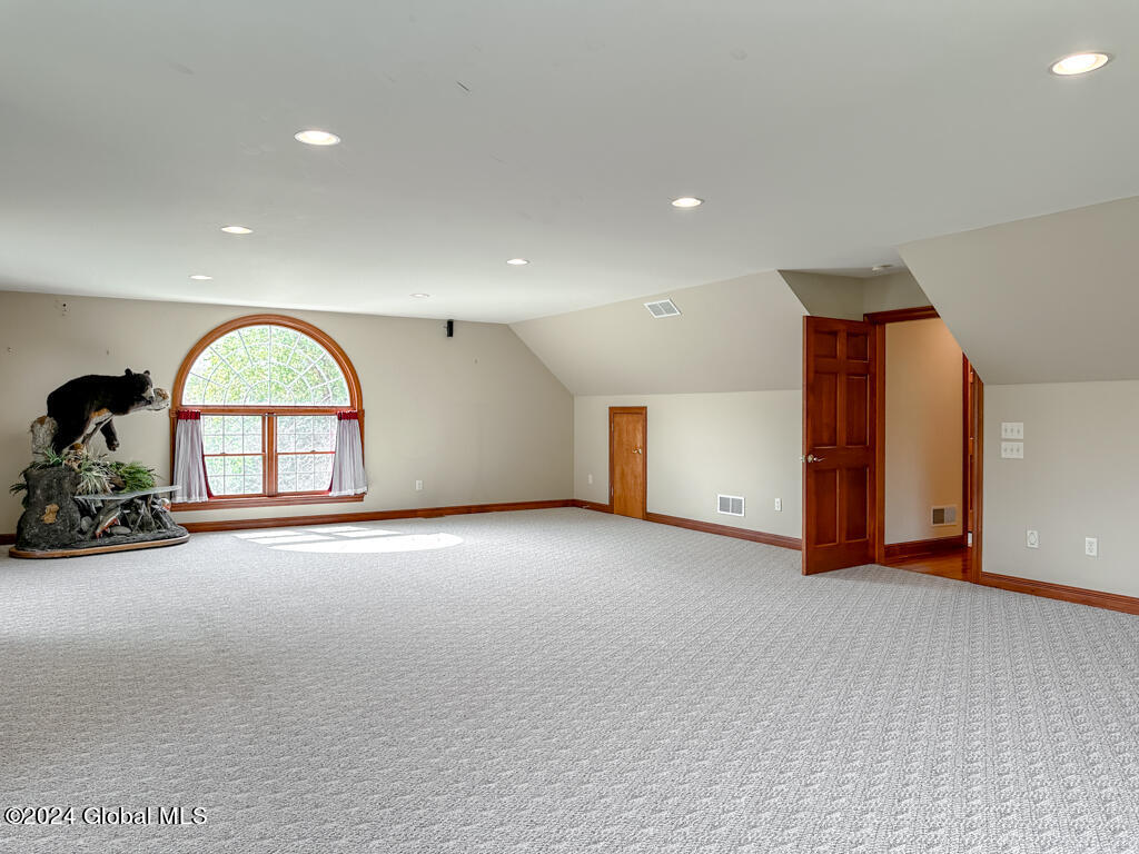 18 Oak Valley Way