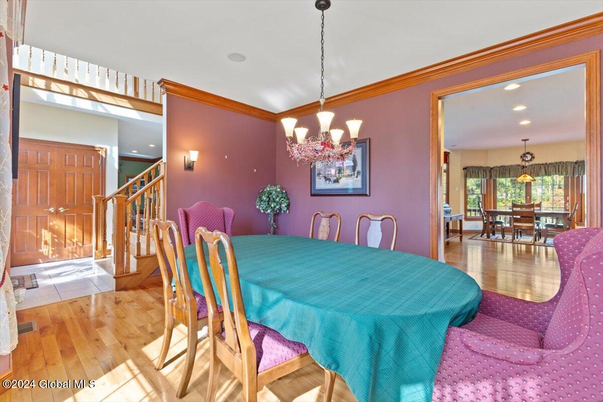 18 Oak Valley Way