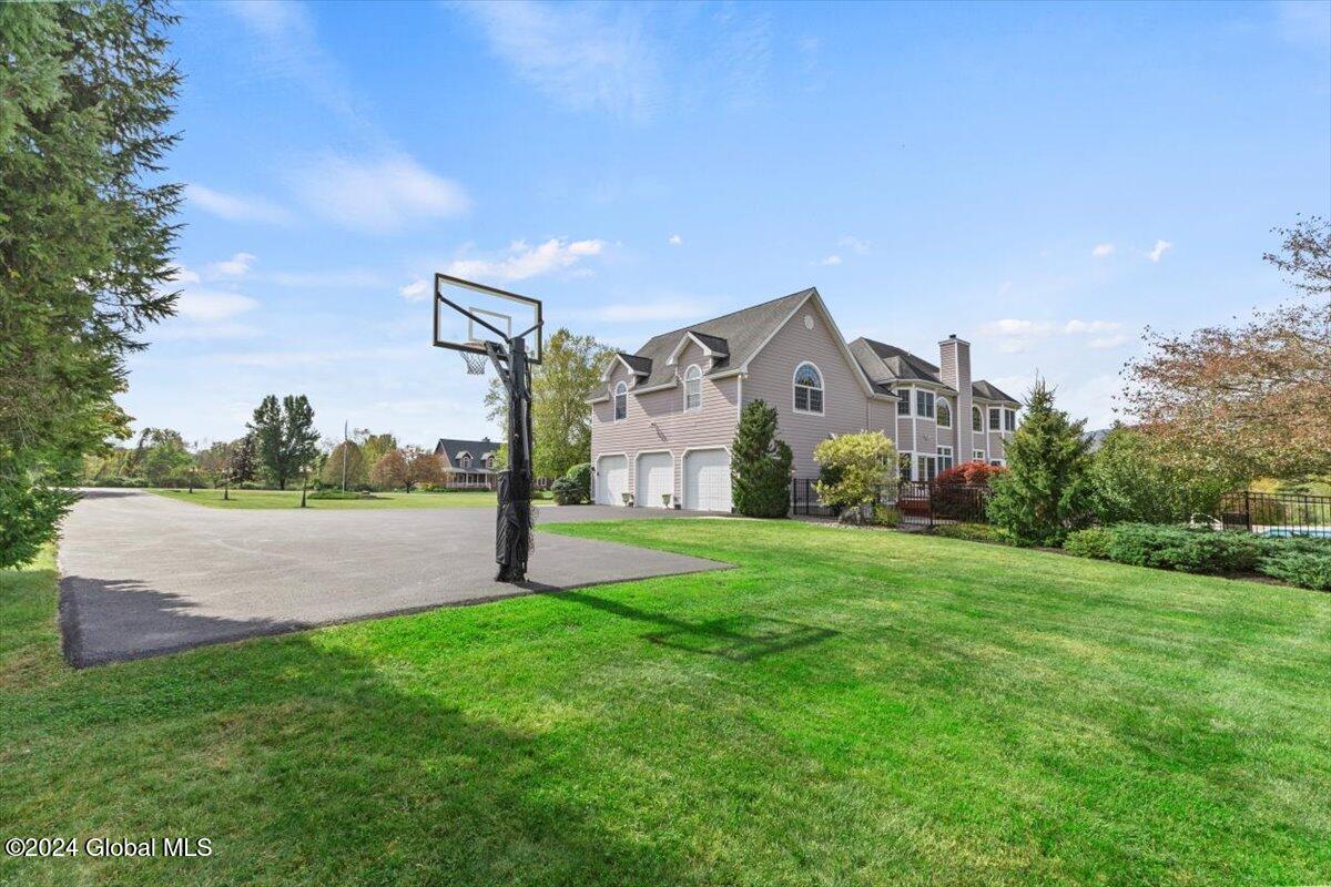 18 Oak Valley Way