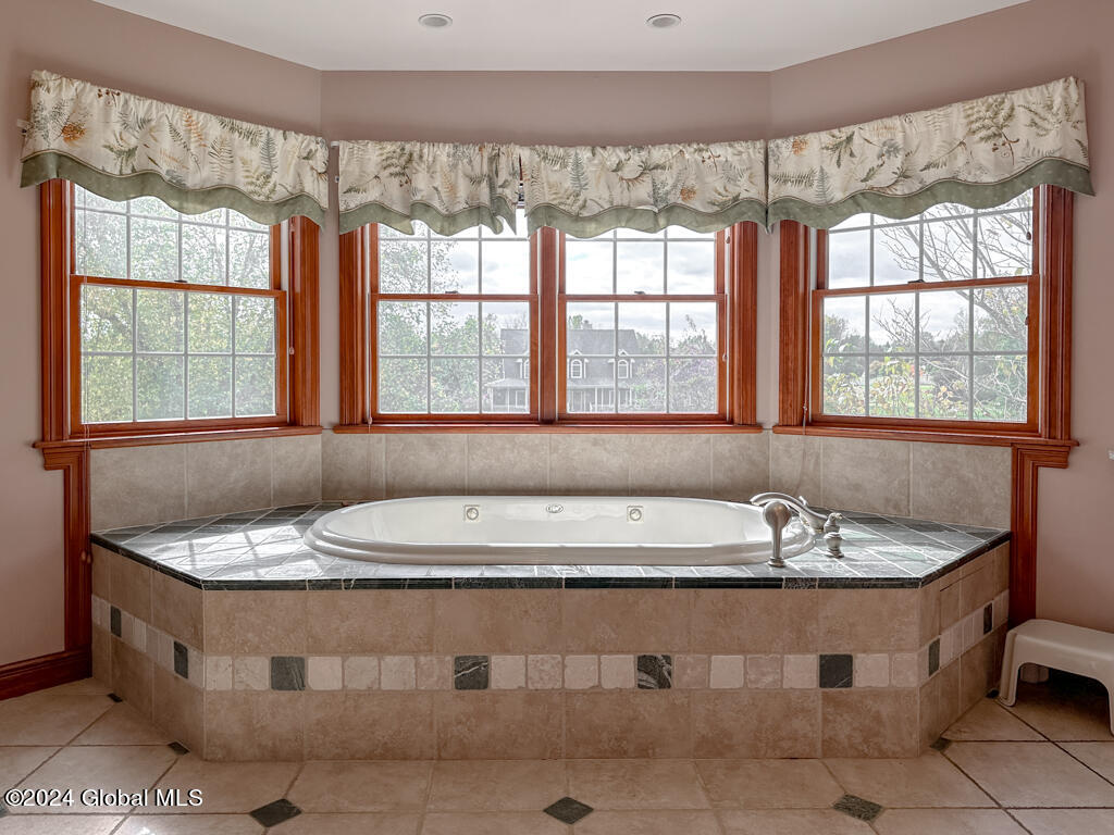 18 Oak Valley Way