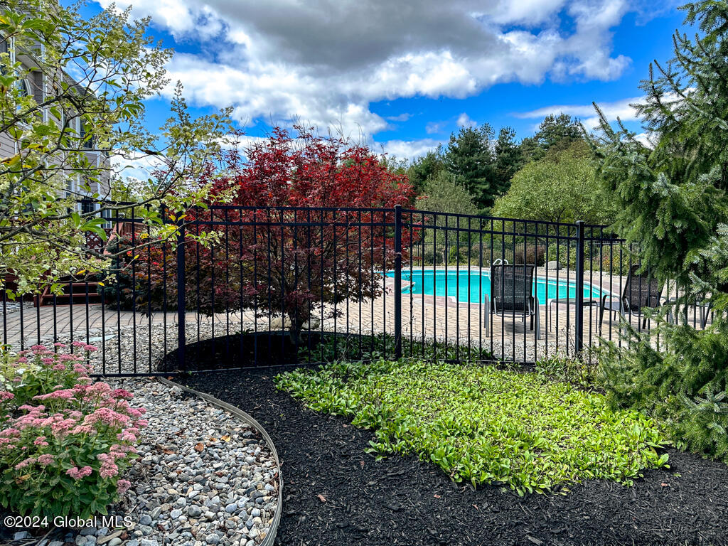 18 Oak Valley Way
