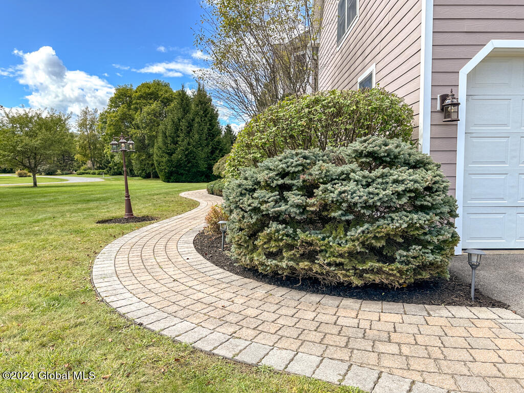 18 Oak Valley Way