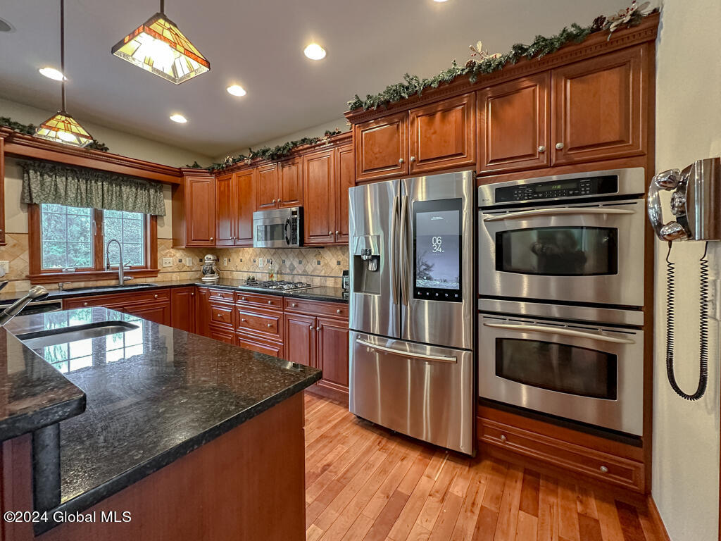18 Oak Valley Way