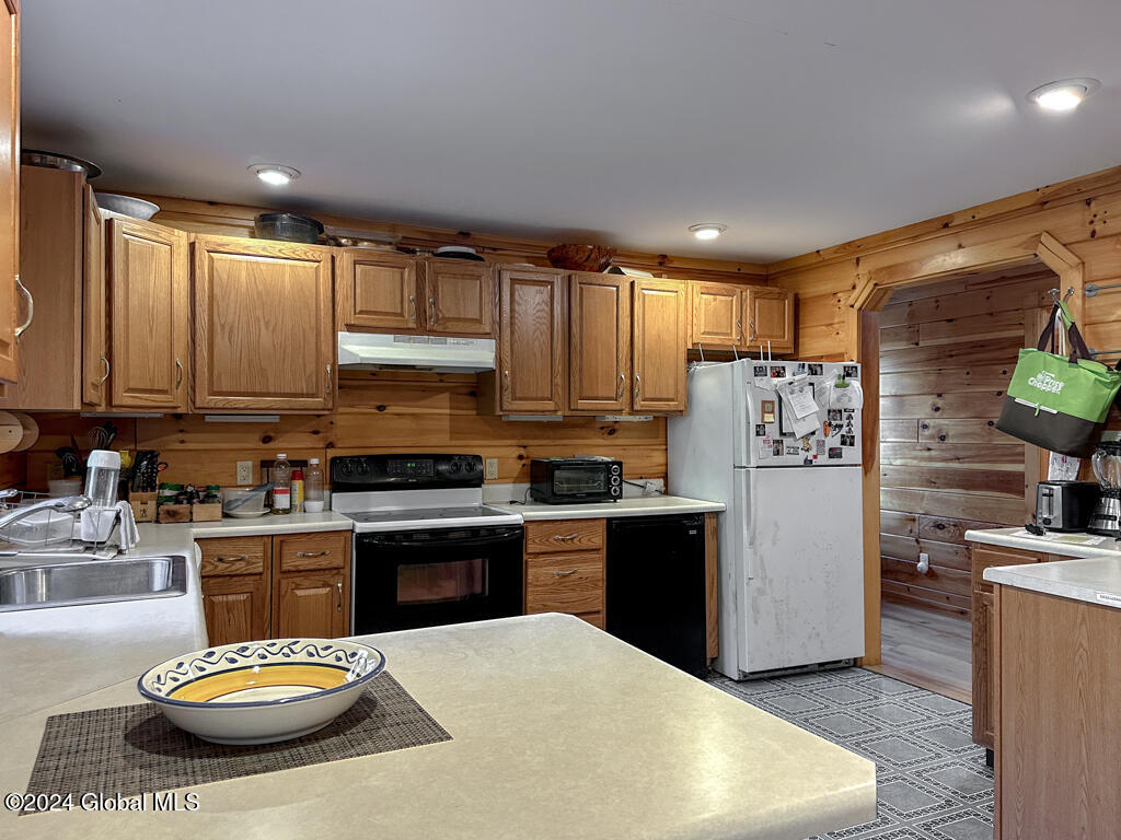 4387 Lake Shore Drive