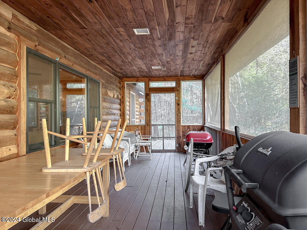 4387 Lake Shore Drive