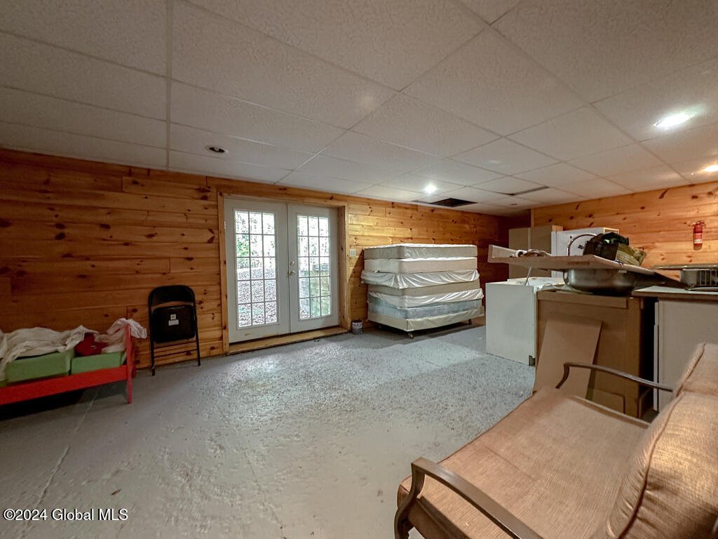 4387 Lake Shore Drive