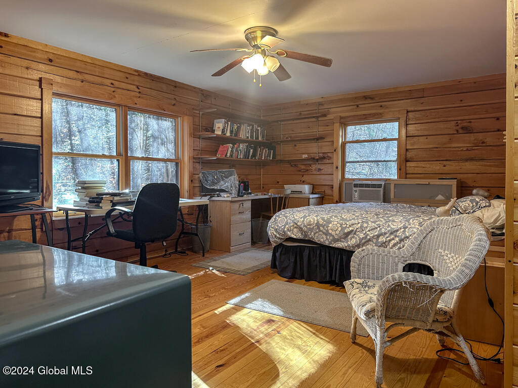 4387 Lake Shore Drive
