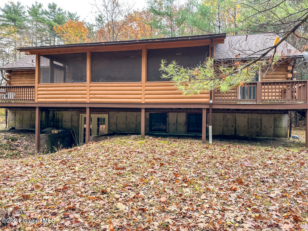 4387 Lake Shore Drive