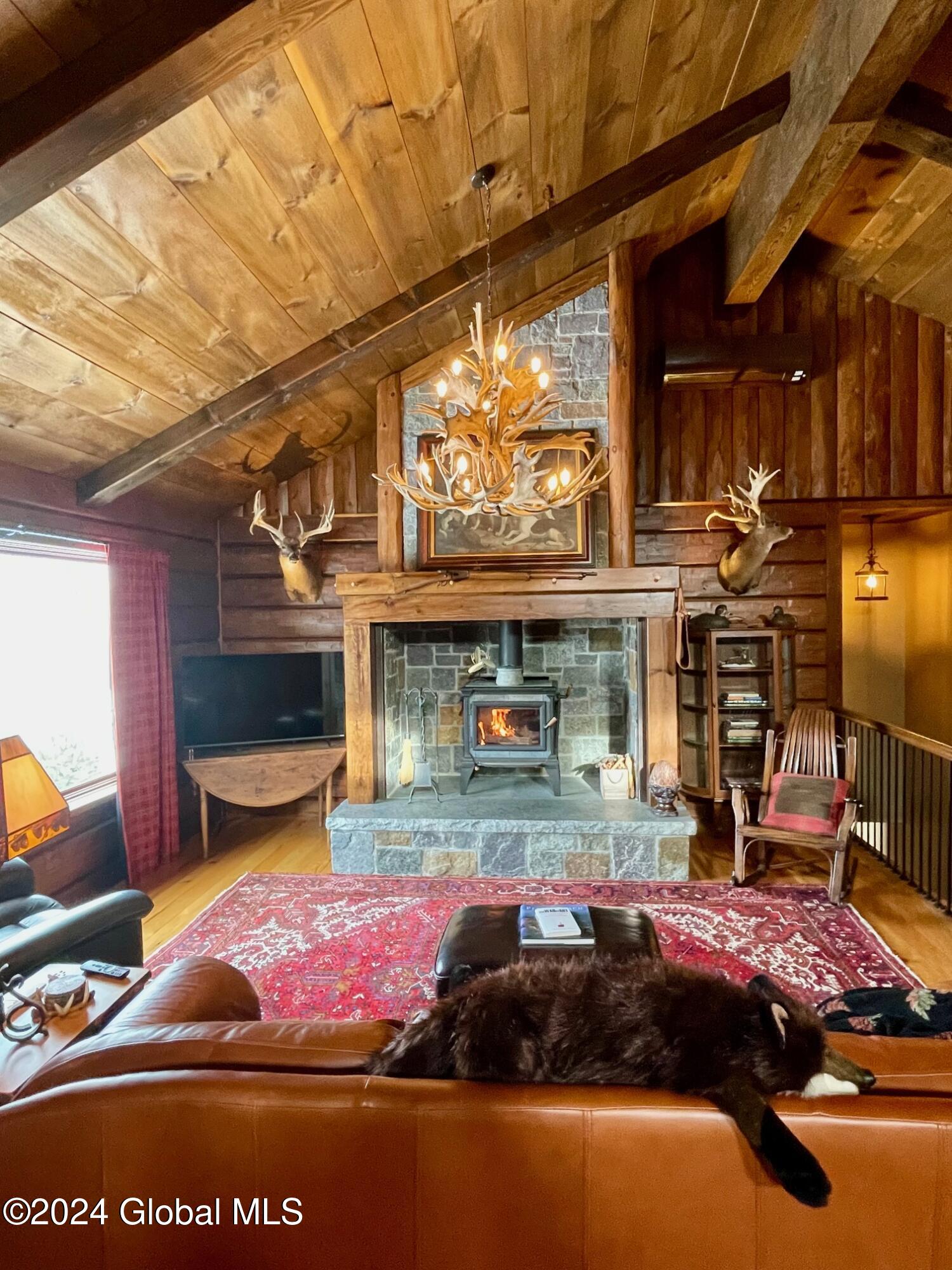 1661 Burch Road