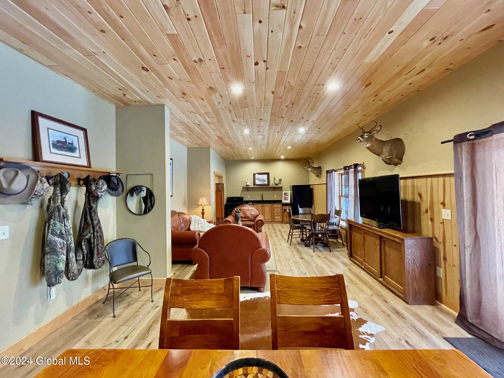 1661 Burch Road