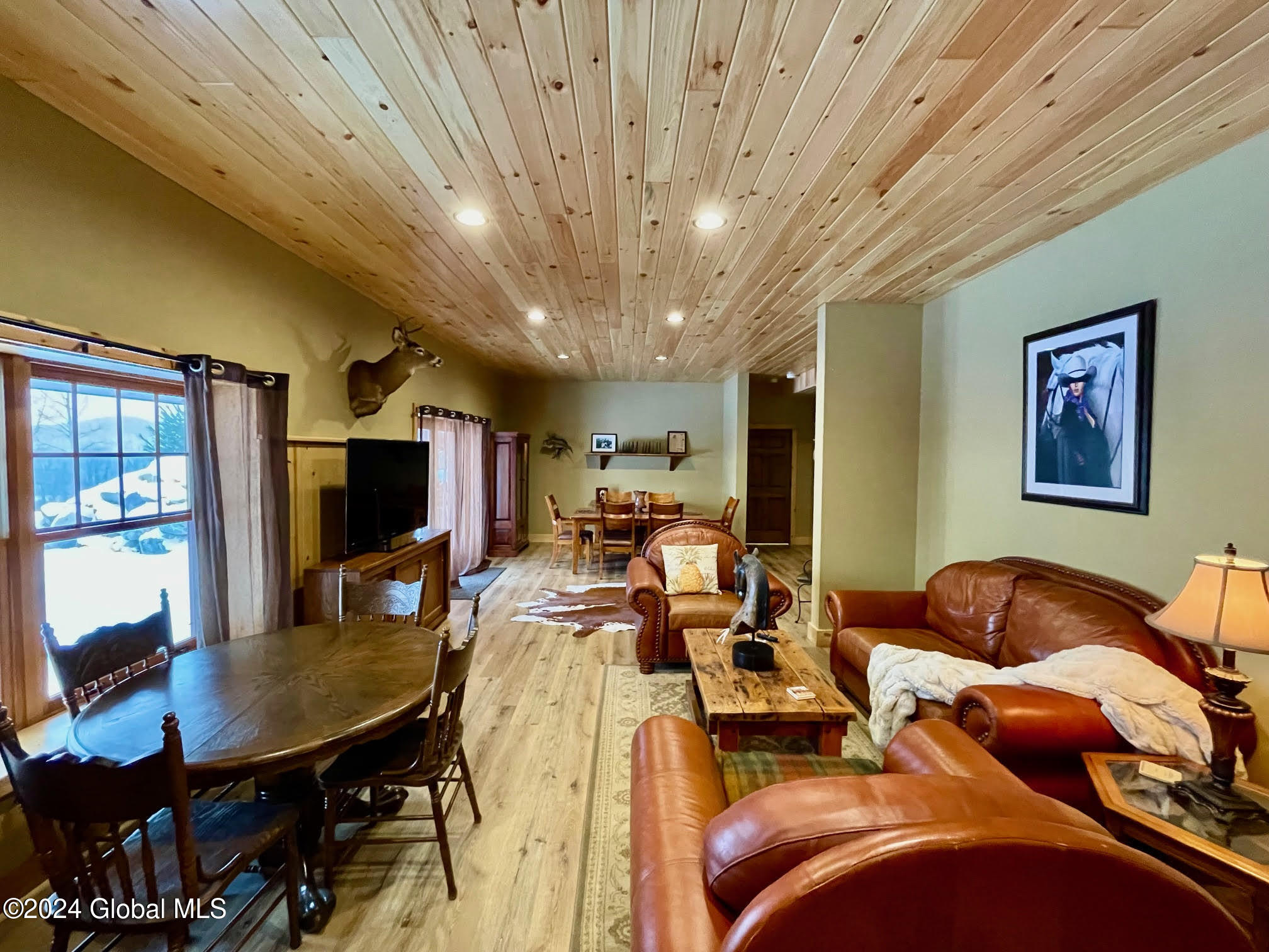 1661 Burch Road