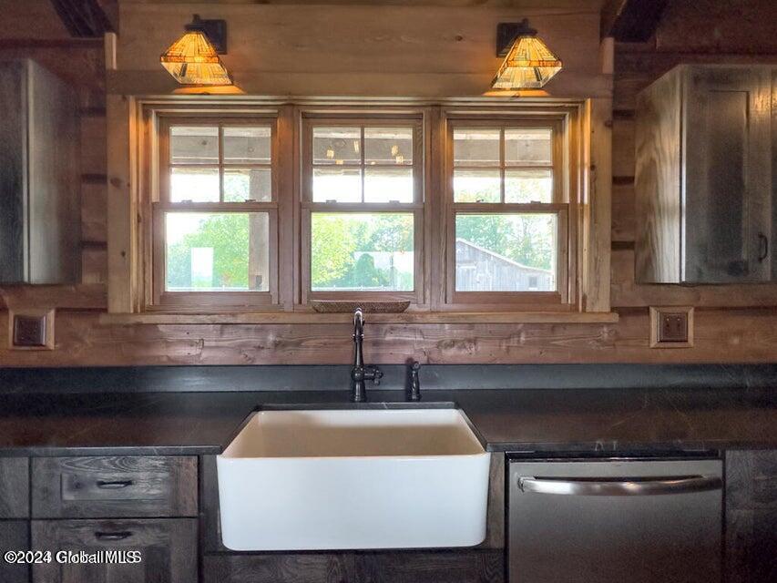 1661 Burch Road