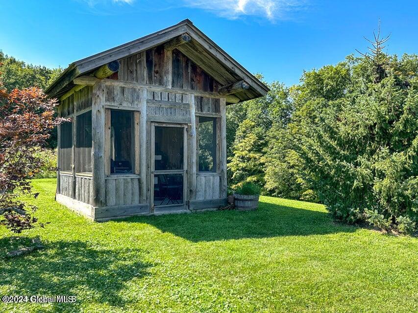 1661 Burch Road