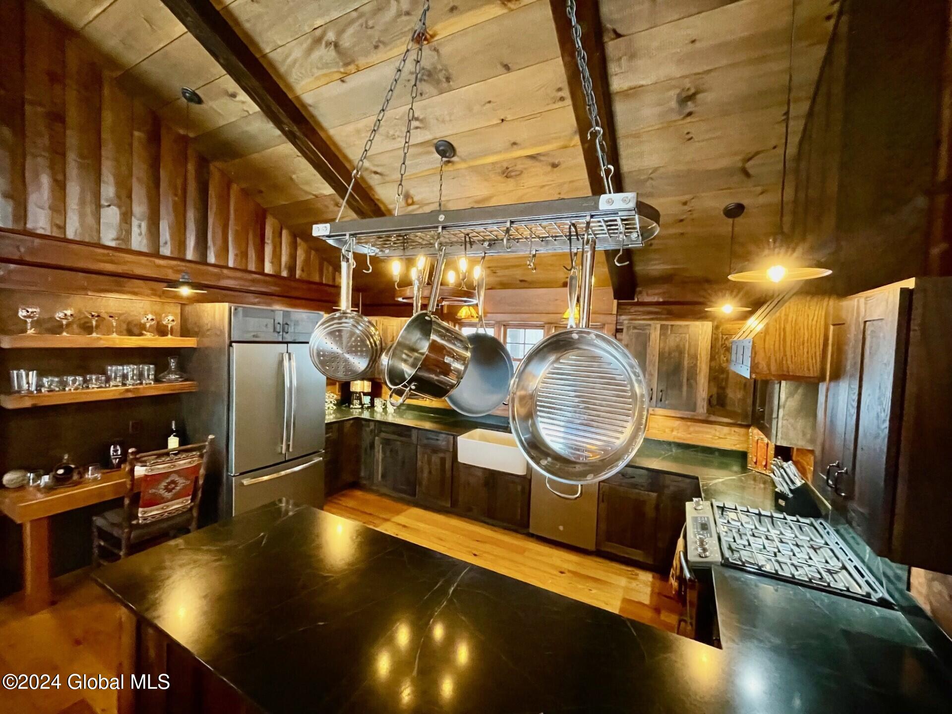 1661 Burch Road