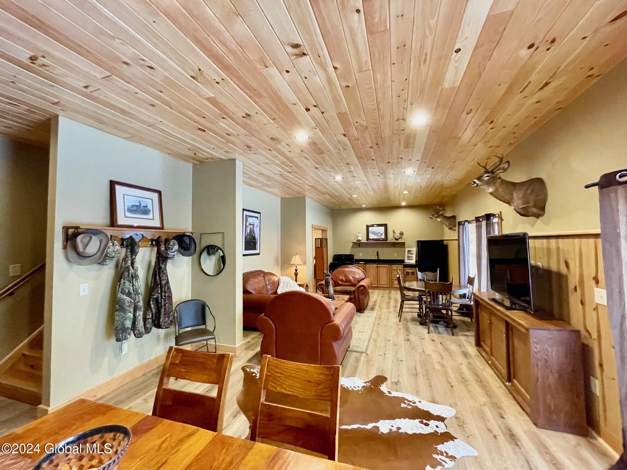 1661 Burch Road